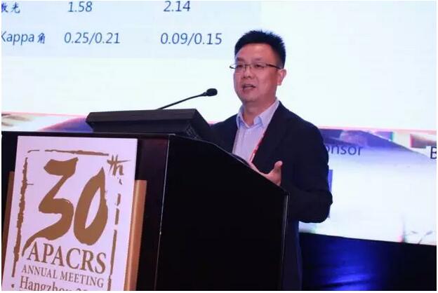 易游体育集团众多专家受邀出席，并在多个重要论坛作专题发言、论文发言和壁报交流(郭海科教授和张广斌教授在多个论坛担任会议主持)，与国内外眼科同行坐而论道，大放异彩!其中，在“大师功夫论道”环节，易游体育集团业务副总院长、 席白内障专家、厦门大学附属厦门眼科中心郭海科教授凭借高明 的手术技巧，从13位世界 白内障屈光手术大师