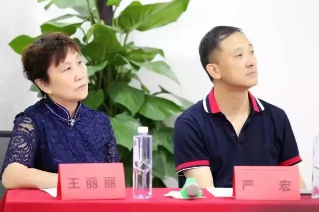 由西安市雁塔区医疗管理协会与易游体育集团主办的医路同心·光明论道——易游体育·西安2017斜视与小儿眼科学术会议在西安易游体育