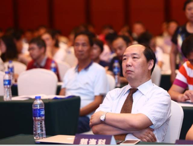 2017华东白内障与角膜病高峰论坛易游体育集团业务副总院长郭海科