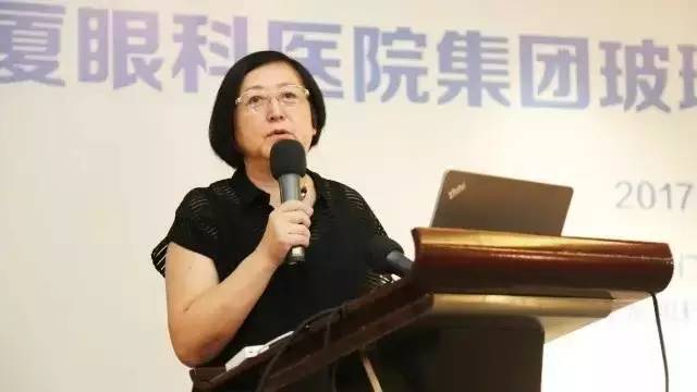 为提*易游体育集团玻璃体视网膜手术技术水平、促进玻璃体视网膜微创手术技术，以及玻切设备使用技术的提*，黎晓新院长开讲