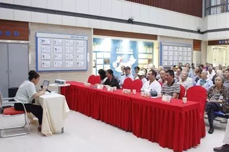 成都易游体育党支部联合成都市各街道、社区共同举办了“重温革命岁月 关爱退伍军人”活动，为成都市退伍军人进行 眼健康检查、宣传眼健康知识等义诊活动，7日上午成都易游体育医疗队走进成都市新能社区，为退伍军人们送去了一份关爱。.jpg