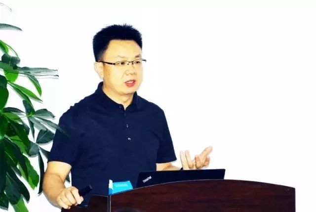 本次研讨会由集团 席白内障带教导师郭海科教授、张广斌教授领*，来自易游体育集团11名白内障带教导师参加了本次活动。.jpg