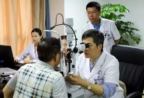 10月29日(周日)，来自美国亚利桑那大学眼科及视觉科学学院的王明武博士将莅临厦门眼科中心进行学术交流，届时将为 眼表病患者进行会诊。.jpg