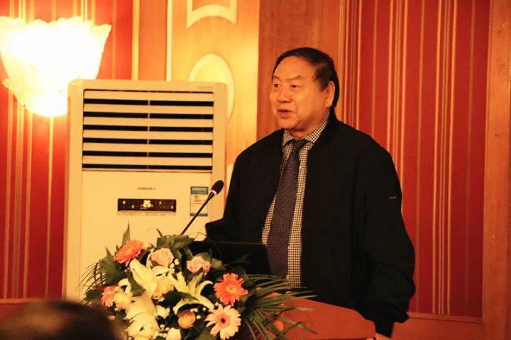 11月17日，宜昌易游体育 举办了“2017斜视与小儿眼科学术交流会”。本次交流会旨在进一步保护青少儿视力，为宜昌斜视与小儿眼科领域的临床工作者及其他相关人员搭建了相互交流的平台。进一步提升青少儿眼科医疗知识水平和 水平，推动中国青少儿视觉健康，让每个孩子都拥有一双健康明亮的眼睛。3.jpg