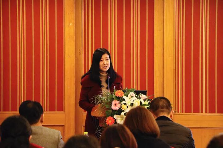 11月17日，宜昌易游体育 举办了“2017斜视与小儿眼科学术交流会”。本次交流会旨在进一步保护青少儿视力，为宜昌斜视与小儿眼科领域的临床工作者及其他相关人员搭建了相互交流的平台。进一步提升青少儿眼科医疗知识水平和 水平，推动中国青少儿视觉健康，让每个孩子都拥有一双健康明亮的眼睛。6.jpg