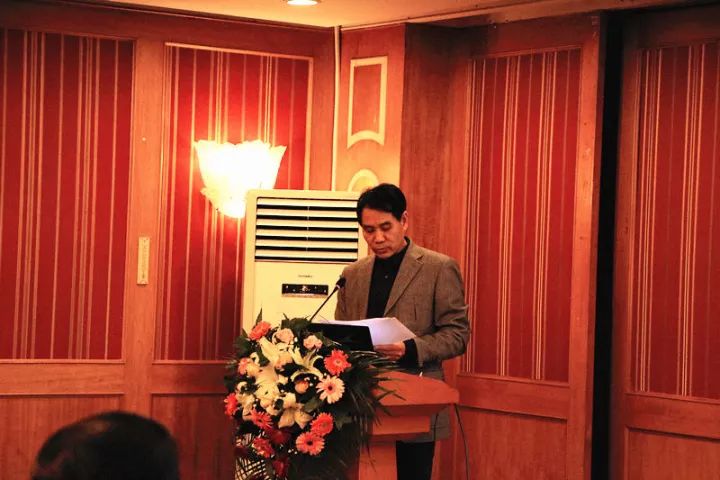 11月17日，宜昌易游体育 举办了“2017斜视与小儿眼科学术交流会”。本次交流会旨在进一步保护青少儿视力，为宜昌斜视与小儿眼科领域的临床工作者及其他相关人员搭建了相互交流的平台。进一步提升青少儿眼科医疗知识水平和 水平，推动中国青少儿视觉健康，让每个孩子都拥有一双健康明亮的眼睛。7.jpg