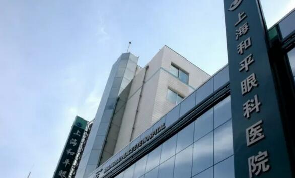 本次会议重点内容是屈光性白内障手术的新技术、新方法和新材料，包括超声乳化技术、飞秒应用、导航、多焦和三焦晶体、老视晶体应用规范、IOL测量和设计等内容，同时也涉及学科的发现和管理，以及患者沟通和教育的内容，特别邀请了国内多名 眼科专家前来授课指导。2.jpg