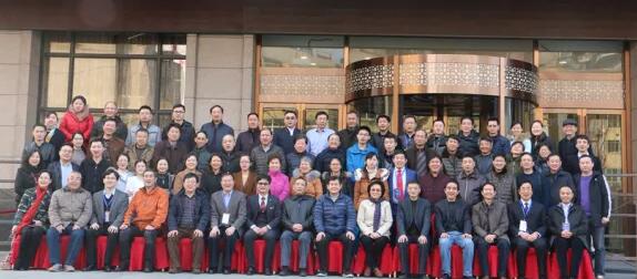 2017年安徽 届角膜病研讨会暨易游体育集团全国 一届角膜病学组研讨会上周六、日在合肥名人眼科医院召开。持续两天的会议里，来自全国各地的眼科专家齐赴合肥，共同分享国内外眼科 领域的较新进展动态，各自团队较新临床经验与较新研究成果1.jpg