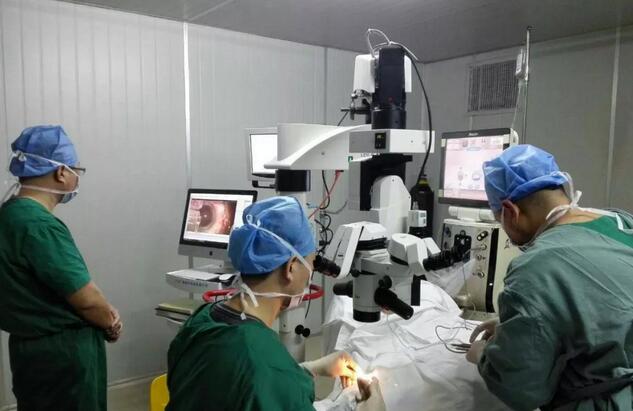 2018年1月1日，来自临海的陈老刚刚踏入101岁的高龄，这一天，也是他双眼告别白内障的 一天。老人家双喜临门，精神矍铄，对未来的百岁生活充满信心2.jpg