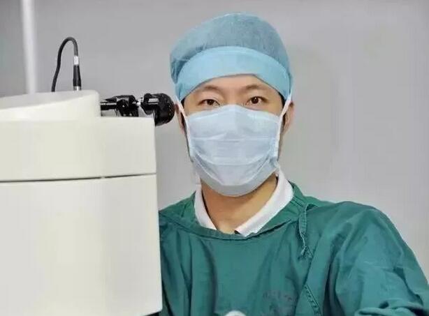 2014年，厦门眼科中心 在福建引进世代一代近视激光手术设备——德国蔡司全飞秒激光，揭黎明又一*次站在了时代的 ，但也处于一个新的起点6.jpg