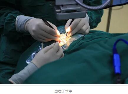 1月21日，四川省  青光眼“360°Schlemm's管切开术”在成都易游体育 开展。成华区17岁的小丁成为 位在四川省接受该 手术的青光眼患者。1月25日，《成都日报》对此次手术的 开展做了详细报道。6.jpg