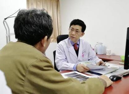 厦门眼科中心遗传眼病咨询门诊 教授表示：“遗传性眼病种类繁多，临床表现复杂多样、传统的方法难以 ，“失明”、“遗传给下一代”是不可 性致盲的主要原因，严重影响患者及其家庭的身心健康。但是，随着基因诊断水平的日臻成熟，渐渐的让遗传性眼病 诊断成为可能2.jpg