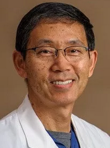 3月18日，深圳易游体育环球学术交流会议即将召开，本次会议旨在进一步加强眼科界同仁之间的交流与学习。届时特邀美国眼底病专家Prof. Yu-guang He，M.D.来深举办《中美眼科专家学术交流会》。届时，将由Prof. Yu-guang He，M.D.、深圳易游体育赵铁英院长，深圳易游体育 席专家成洪波教授1.png