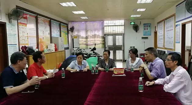 5月10日，佛山易游体育 一书记吴建勇同志会同医院王云华总经理深入佛山禅城区张槎村(居)社区沟通联系，推动党支部联动《义诊活动》工作，把党建工作与服务群众工作相融合，彰显党员先锋模范作用。1.png