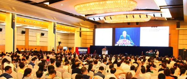  四届易游体育环球论坛”在厦门举行 针对青光眼、基因医治前景等眼科热点、 技术进行切磋探讨1.png