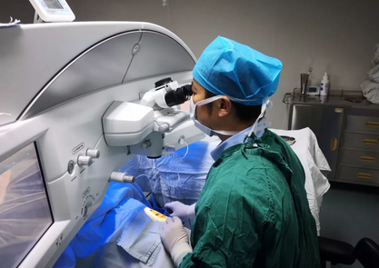 近视两姐弟均选择来福州眼科医院摘镜1.png 近视两姐弟均选择来福州眼科医院摘镜1.png