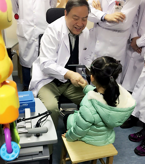 厦门眼科中心成立小儿白内障诊治中心2.png 厦门眼科中心成立小儿白内障诊治中心2.png