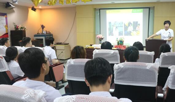 首届“中国医师节”前夕 易游体育党支部为全院医师组织庆祝活动3.jpg