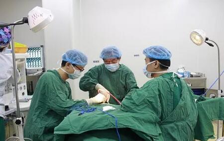 眼眶肿瘤患者在成都易游体育顺利进行手术2.jpg 眼眶肿瘤患者在成都易游体育顺利进行手术2.jpg