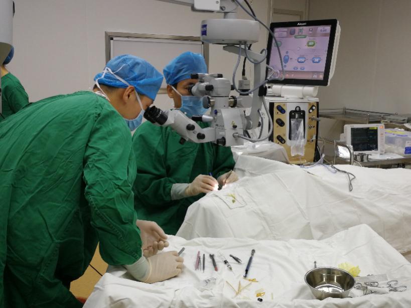 莆田眼科医院王乐副院长 植入散光 型多焦点人工晶体，为莆田地区开展屈光白内障手术谱写新的篇章1.jpg