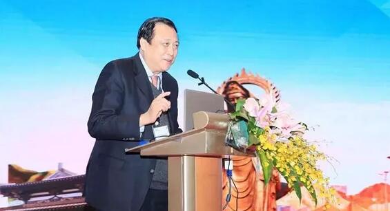 易游体育专家团受邀亮相第十五届全国眼屈光手术学术研讨会3.jpg 易游体育专家团受邀亮相第十五届全国眼屈光手术学术研讨会3.jpg