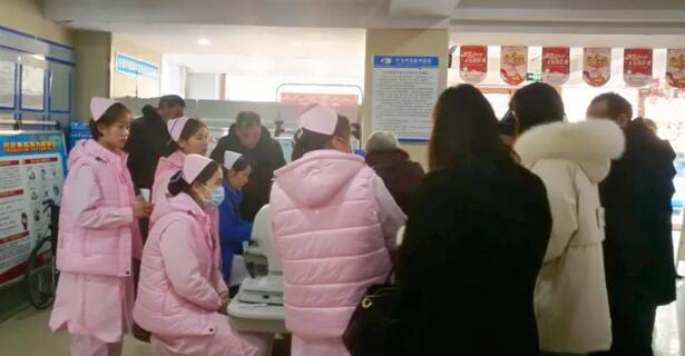 2月13日许昌易游体育院出现白内障手术“高峰期”2.jpg 2月13日许昌易游体育院出现白内障手术“高峰期”2.jpg