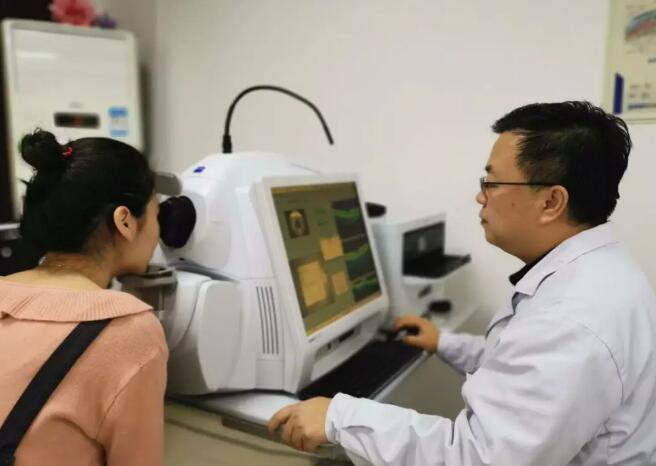 青岛易游体育引进蔡司广角血管OCT AngioPlex，造福黄斑变性、糖网病等眼底病患者1.jpg