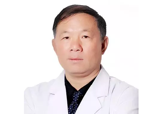 毕生愿望：让 位孩子眼异常及时发现，让 个患儿得到正规医治——杭州易游体育张宏亮主任.png