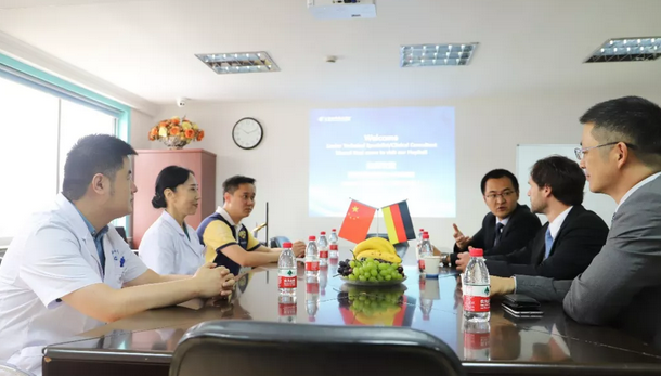 为加强院企合作新模式，开设双方合作共赢新篇章——德国蔡司公司技术人员一行来上海和平眼科医院参观交流4.png