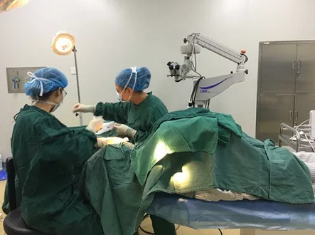 长时间玩手机导致斗鸡眼 在成都易游体育顺利手术2.png 长时间玩手机导致斗鸡眼 在成都易游体育顺利手术2.png