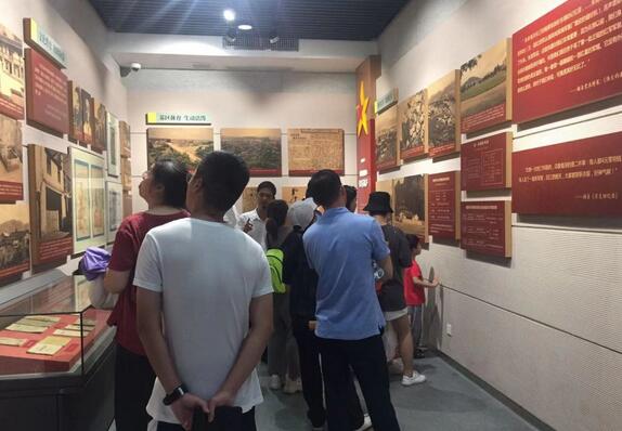 “不忘初心跟党走，追忆红军峥嵘岁月” ——厦门眼科中心第二党支部纪念建军92周年主题党日活动6.jpg