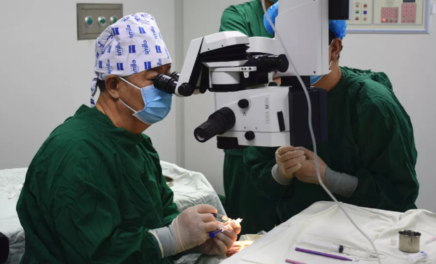 十年追随院长 多次手术——记兰州易游体育一面锦旗背后的故事4.png