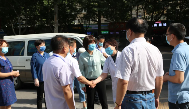 西安市雁塔区大人视察组一行莅临西安易游体育调研指导1.png 西安市雁塔区大人视察组一行莅临西安易游体育调研指导1.png