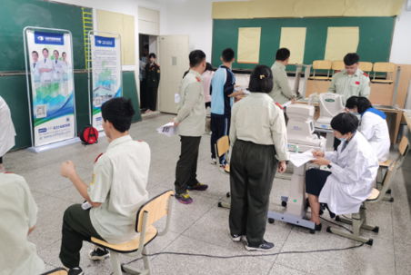 成都易游体育受邀视力筛查走进成都第36中学1.png