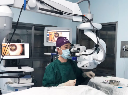 厦门眼科中心五缘湾屈光手术中心“云”端亮相全国眼科学学术大会 [SMILE、EVO ICL手术直播] 环节，眼科大咖齐聚“华山”共论剑！5.png