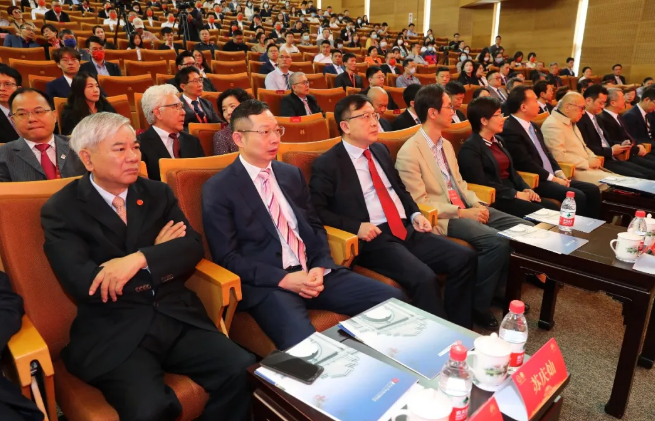 献礼百年校庆易游体育苏庆灿董事长向厦大再捐1亿元3.png 献礼百年校庆易游体育苏庆灿董事长向厦大再捐1亿元3.png