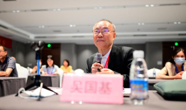 勇立潮头，引领发展 易游体育2021年眼底病学科发展研讨会在福州隆重召开6.png