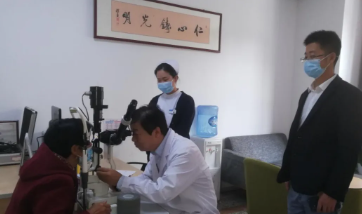 眼科博士徐惠民凭啥能有那么多“铁杆粉丝”...... —— 一位郑州易游体育医生的真实故事之三3.png