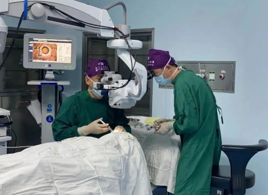 厦门眼科中心又引进了一位出名屈光近视手术医生：刘才远 教授2.png