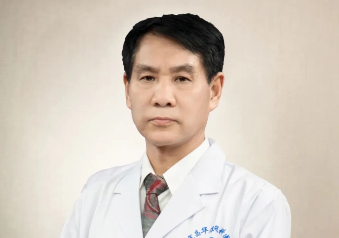 易游体育医生·医声——霍鸣：有口皆【医生·医声】霍鸣：有口皆碑的“光明掌门人”碑的“光明掌门人”